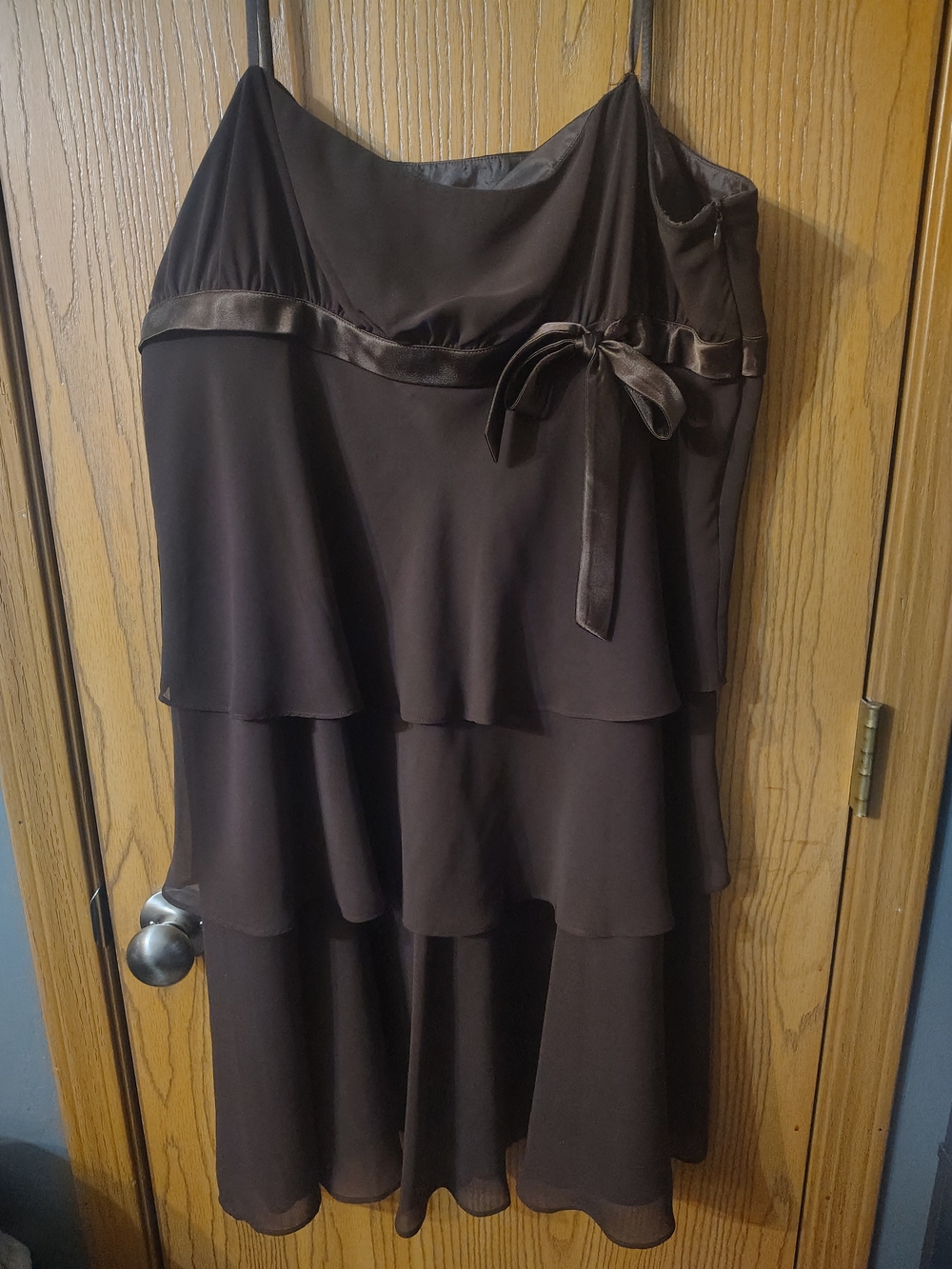 Jones Wear Adorable Chocolate Tiered Spaghetti-Strap Midi Dress with Bow Size 16